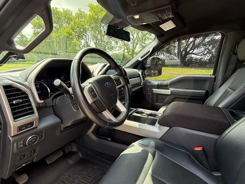 Used 2022 Ford F250 Lariat w/ Tremor Off-Road Package AWD/4WD image 18