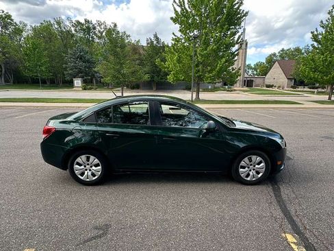 Used 2014 Chevrolet Cruze LS FWD image 4