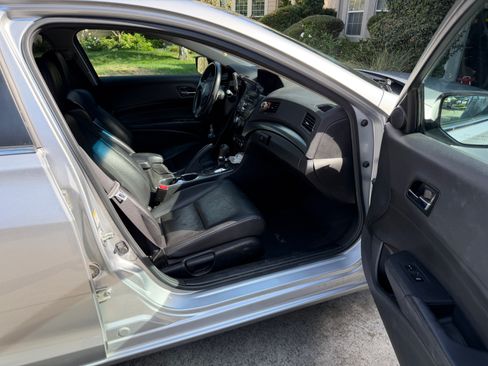 Used 2013 Acura ILX w/ Premium Package FWD image 6