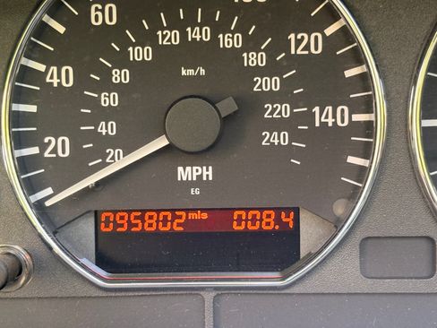 Used 2001 BMW Z3 2.5i RWD image 18