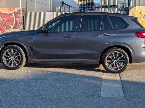Used 2022 BMW X5 xDrive45e w/ M Sport Package image 8