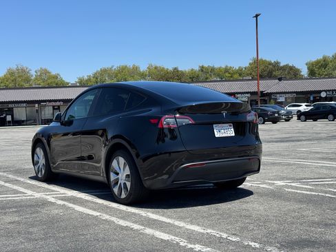 Used 2023 Tesla Model Y Long Range AWD/4WD image 15
