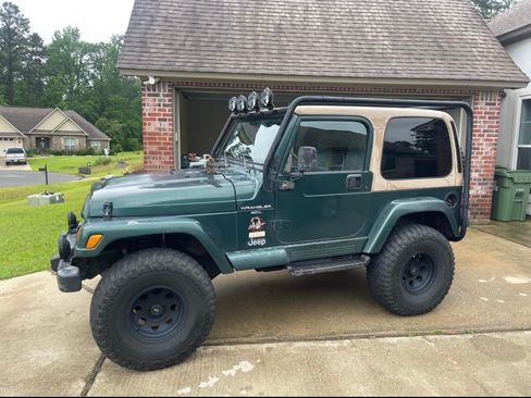 Used 2000 Jeep Wrangler Sahara image 2