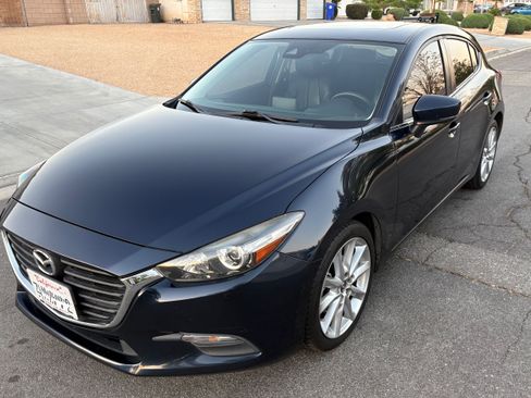 Used 2017 MAZDA MAZDA3 Touring FWD image 6