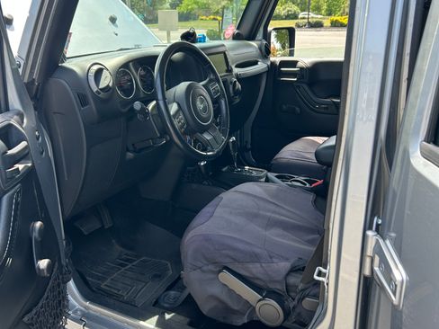 Used 2014 Jeep Wrangler Unlimited Sport w/ Connectivity Group AWD/4WD image 5