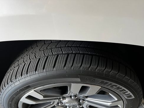 Used 2019 GMC Yukon Denali w/ Enhanced Security Package image 13