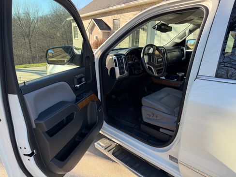 Used 2014 GMC Sierra 1500 SLT w/ SLT Crew Cab Value Package image 9