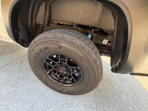 Used 2021 Toyota Tacoma TRD Off-Road w/ Technology Package RWD image 14