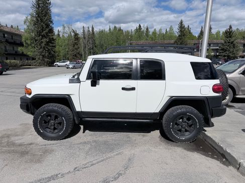 Used 2008 Toyota FJ Cruiser 4WD image 10