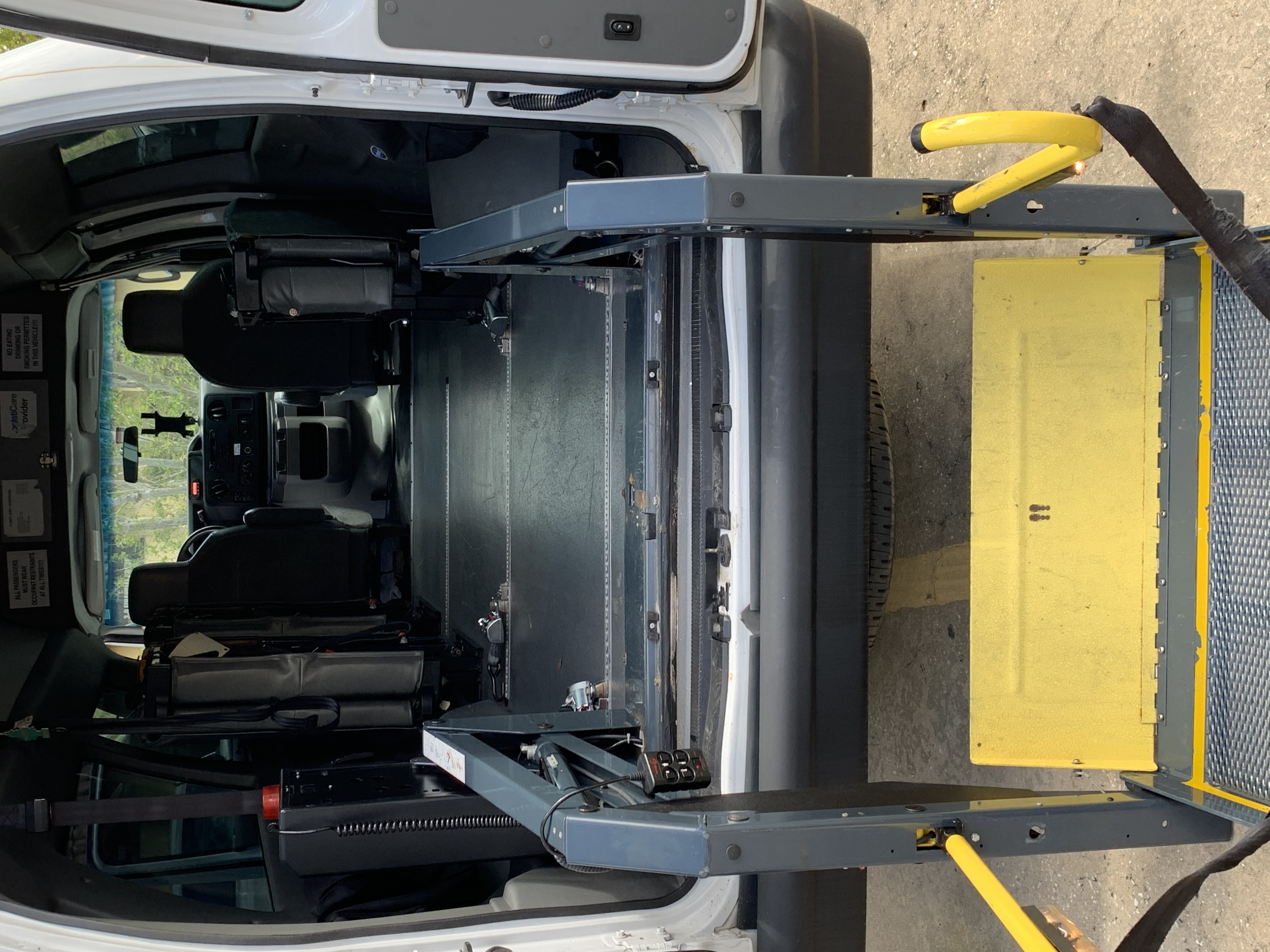Used 2009 Ford E-250 and Econoline 250 Extended RWD image 8