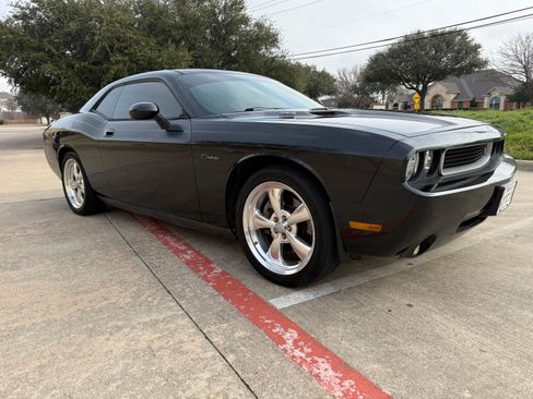 Used 2010 Dodge Challenger R/T image 6