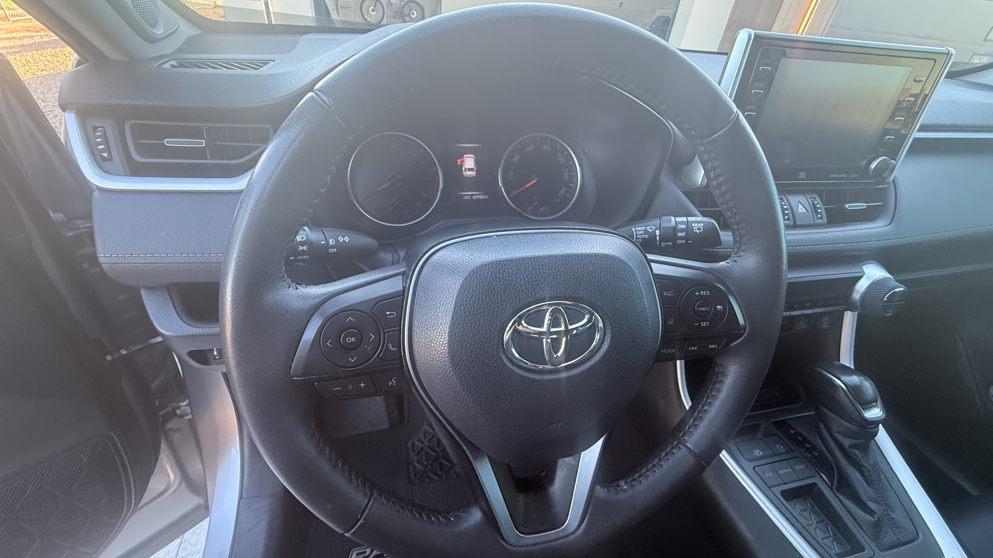 Used 2021 Toyota RAV4 XLE Premium FWD image 9