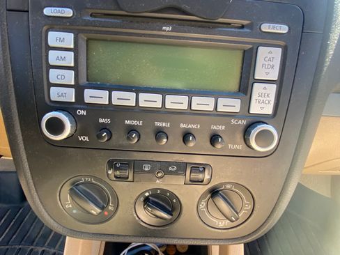 Used 2009 Volkswagen Jetta SE image 6