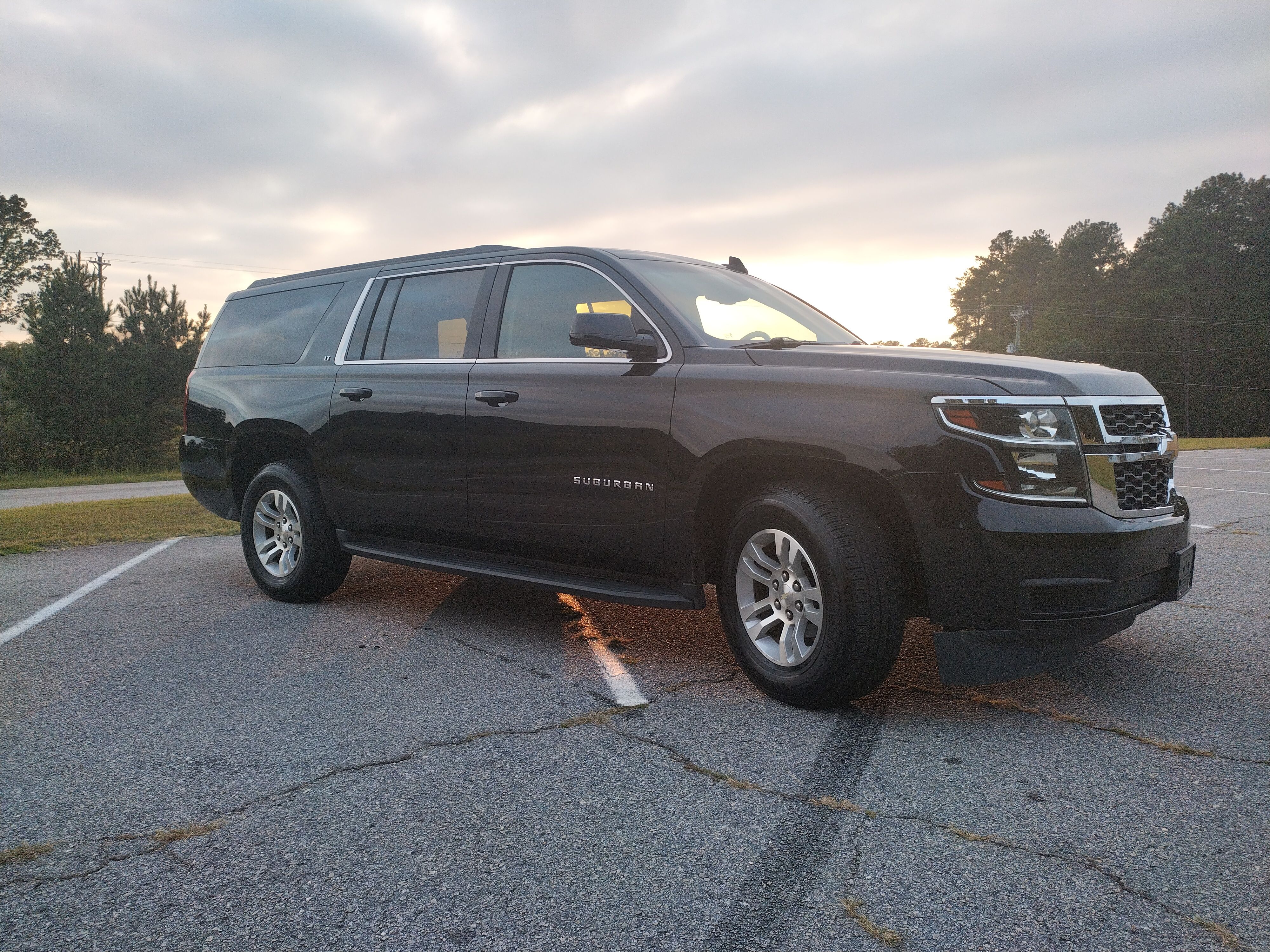 Used 2019 Chevrolet Suburban LT AWD/4WD image 6