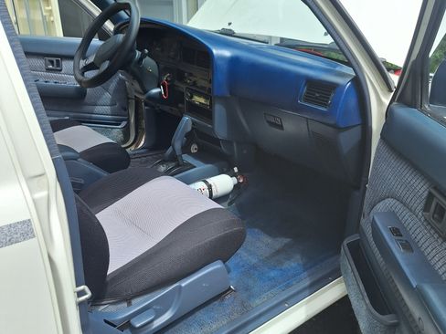 Used 1993 Toyota 4Runner SR5 AWD/4WD image 10