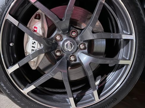 Used 2015 Nissan 370Z NISMO image 17