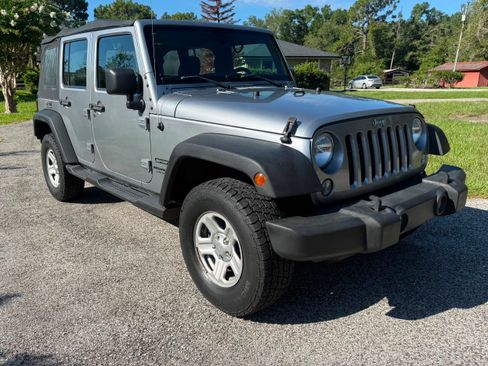 Used 2016 Jeep Wrangler Unlimited Sport AWD/4WD image 2