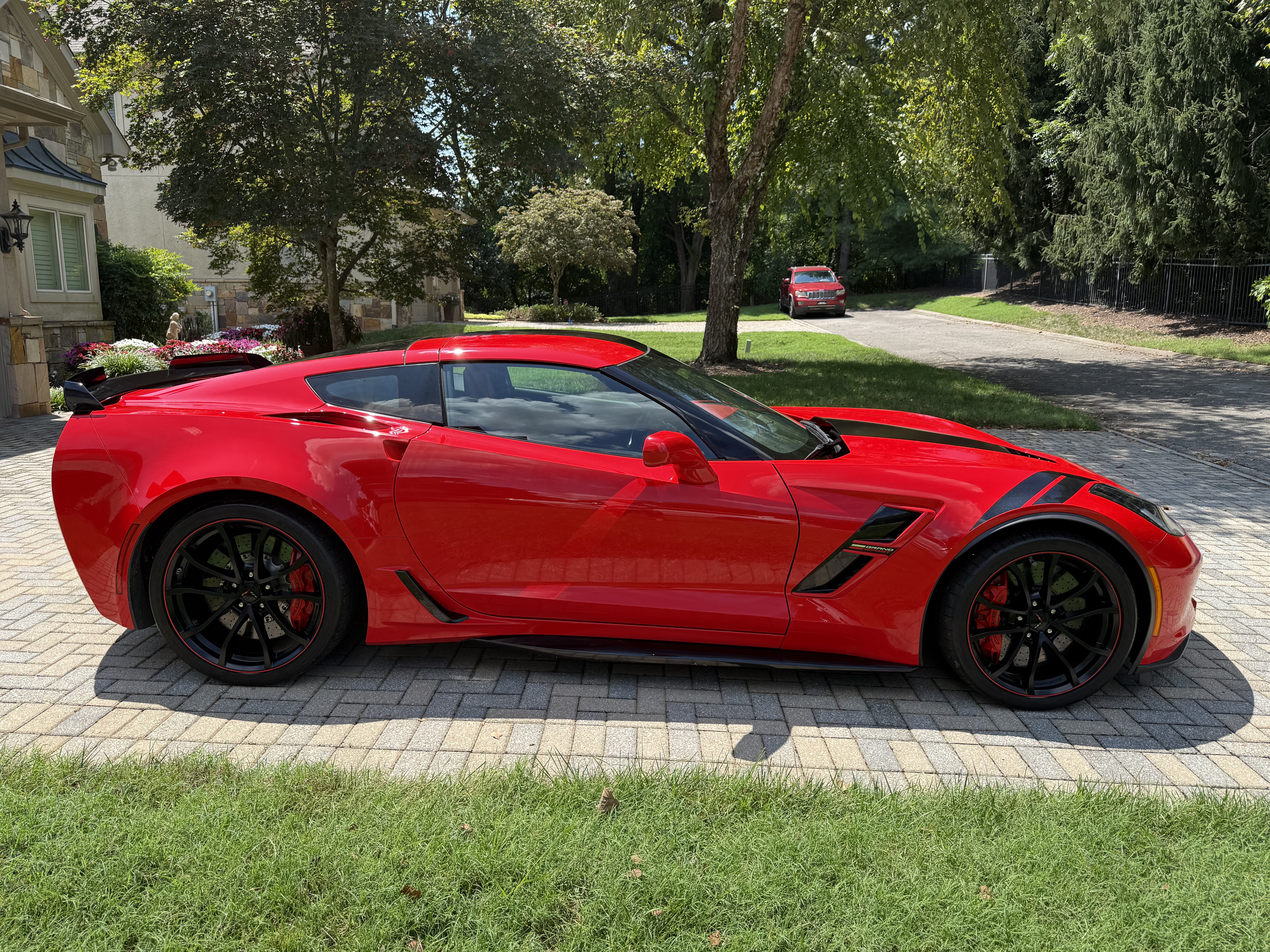 Used 2019 Chevrolet Corvette Grand Sport w/ Z07 Performance Package RWD image 8