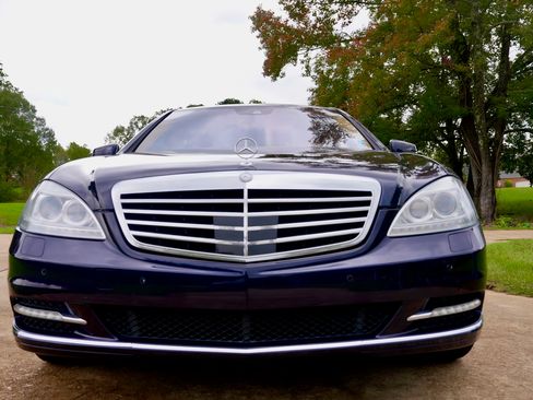 Used 2010 Mercedes-Benz S 550 4MATIC image 8