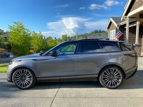 Used 2018 Land Rover Range Rover Velar image 2