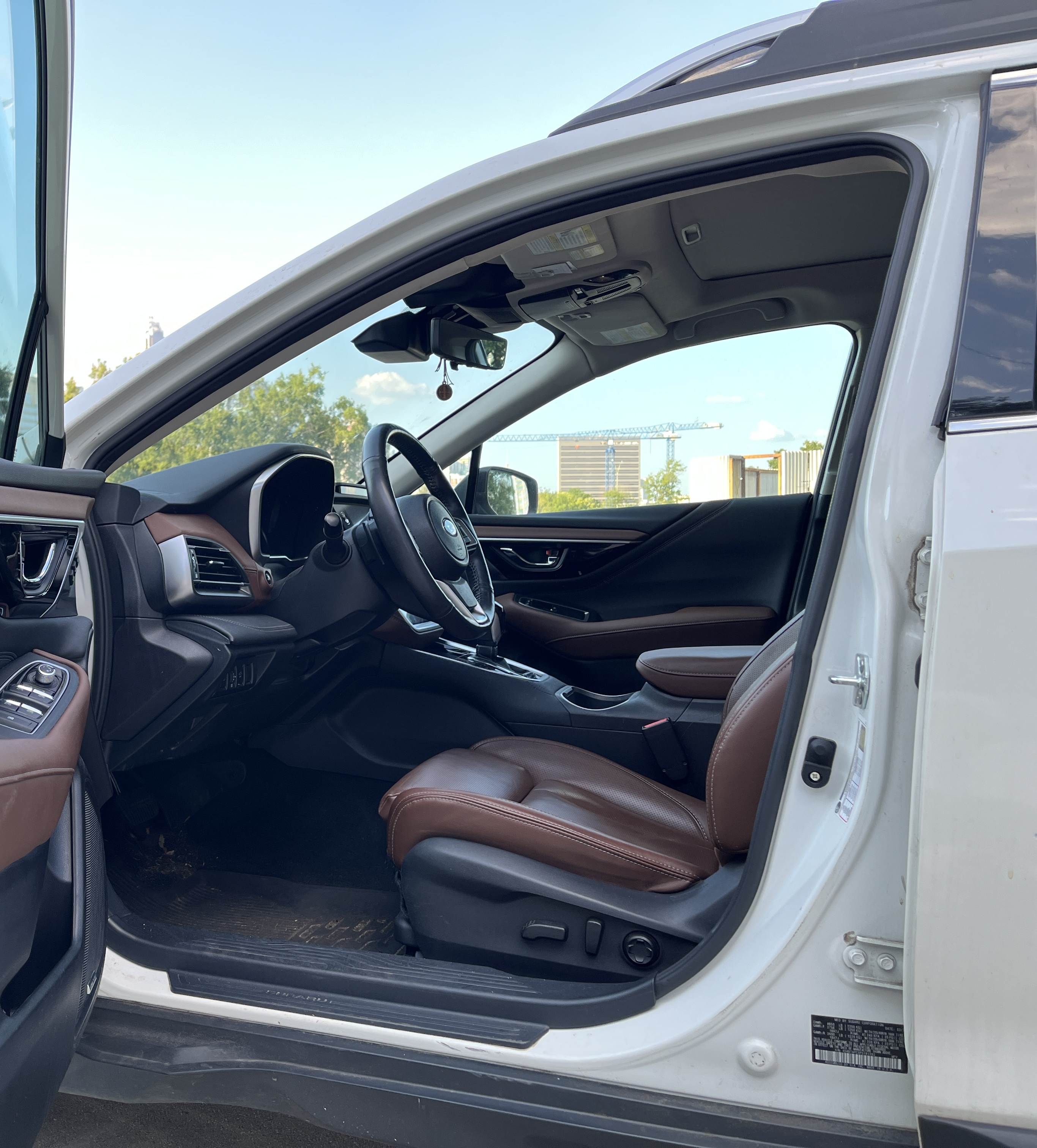 Used 2023 Subaru Outback Touring AWD/4WD image 5