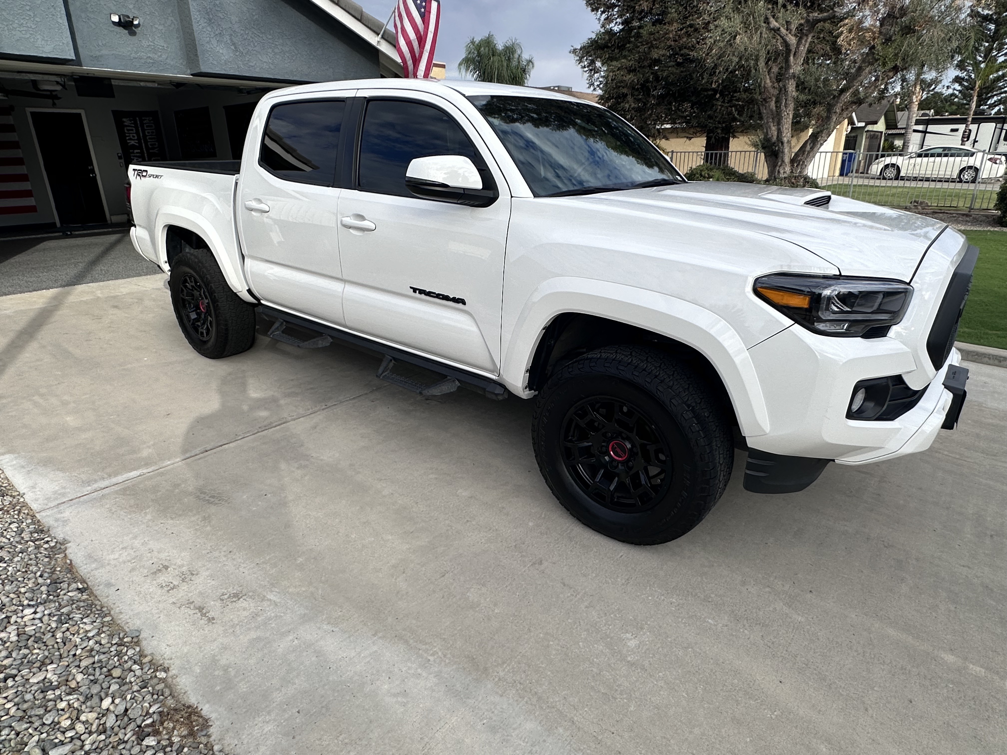 Used 2021 Toyota Tacoma TRD Sport w/ Technology Package RWD image 10