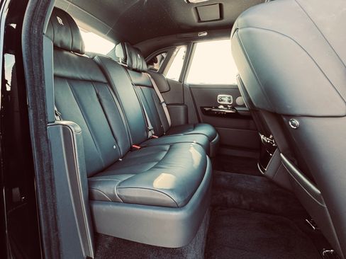 Used 2022 Rolls-Royce Phantom Sedan w/ The Phantom Package image 20