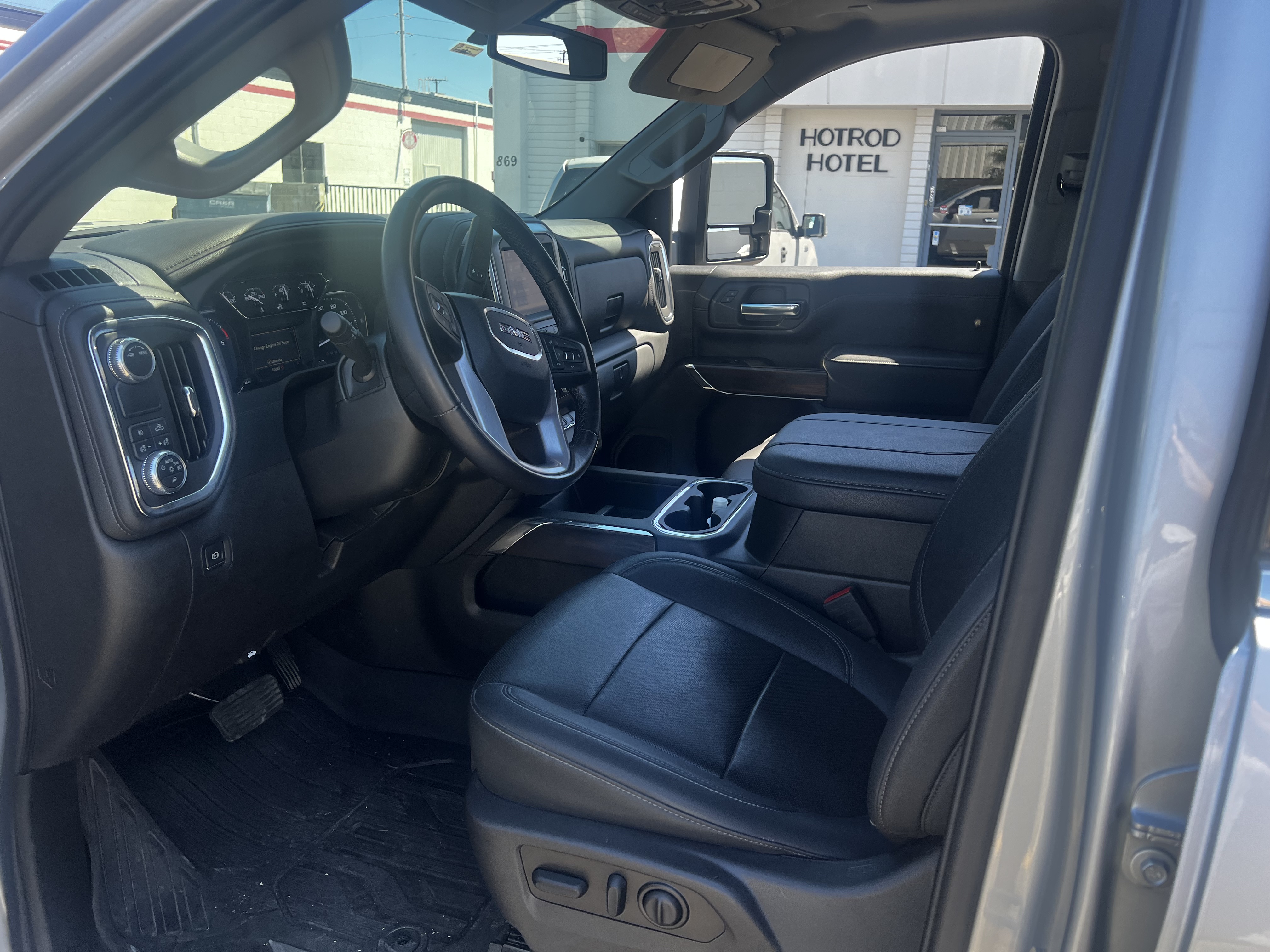 Used 2023 GMC Sierra 2500 SLT w/ SLT Convenience Package RWD image 25