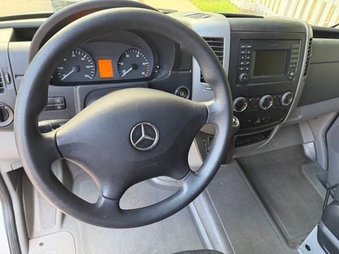 Used 2016 Mercedes-Benz Sprinter 2500 image 8