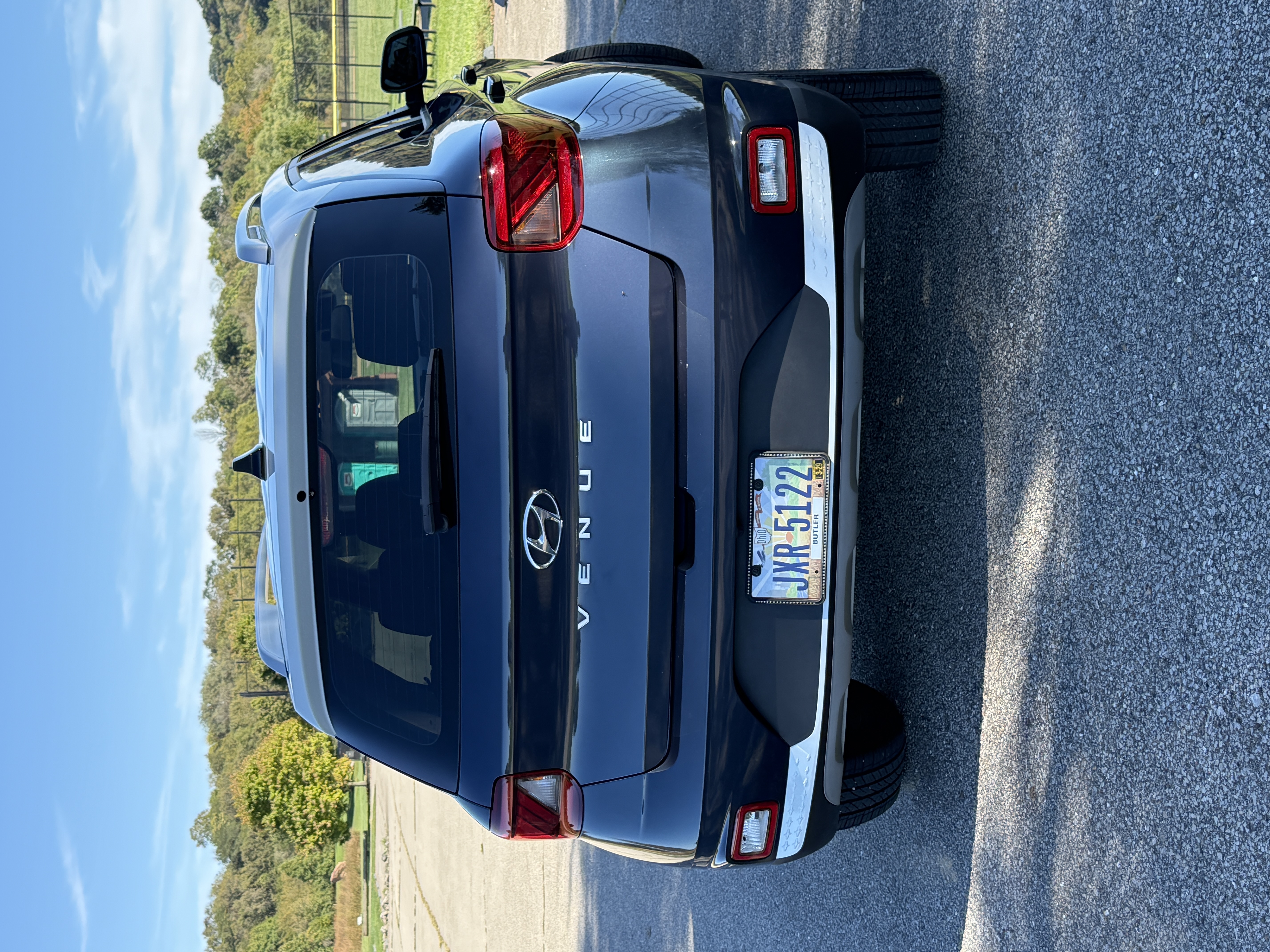 Used 2022 Hyundai Venue Limited FWD image 14