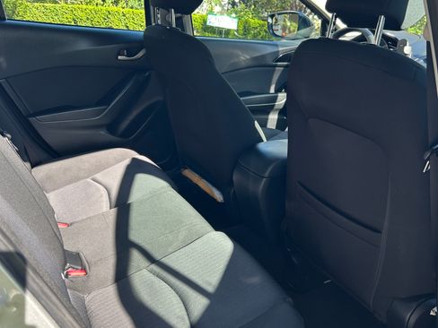 Used 2014 MAZDA MAZDA3 i Sport image 9