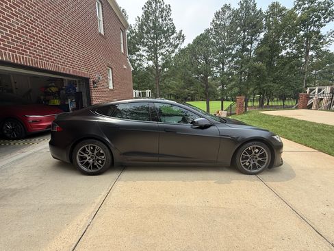 Used 2022 Tesla Model S Plaid AWD/4WD image 1
