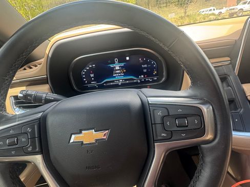 Used 2023 Chevrolet Tahoe Premier w/ Premium Package AWD/4WD image 10