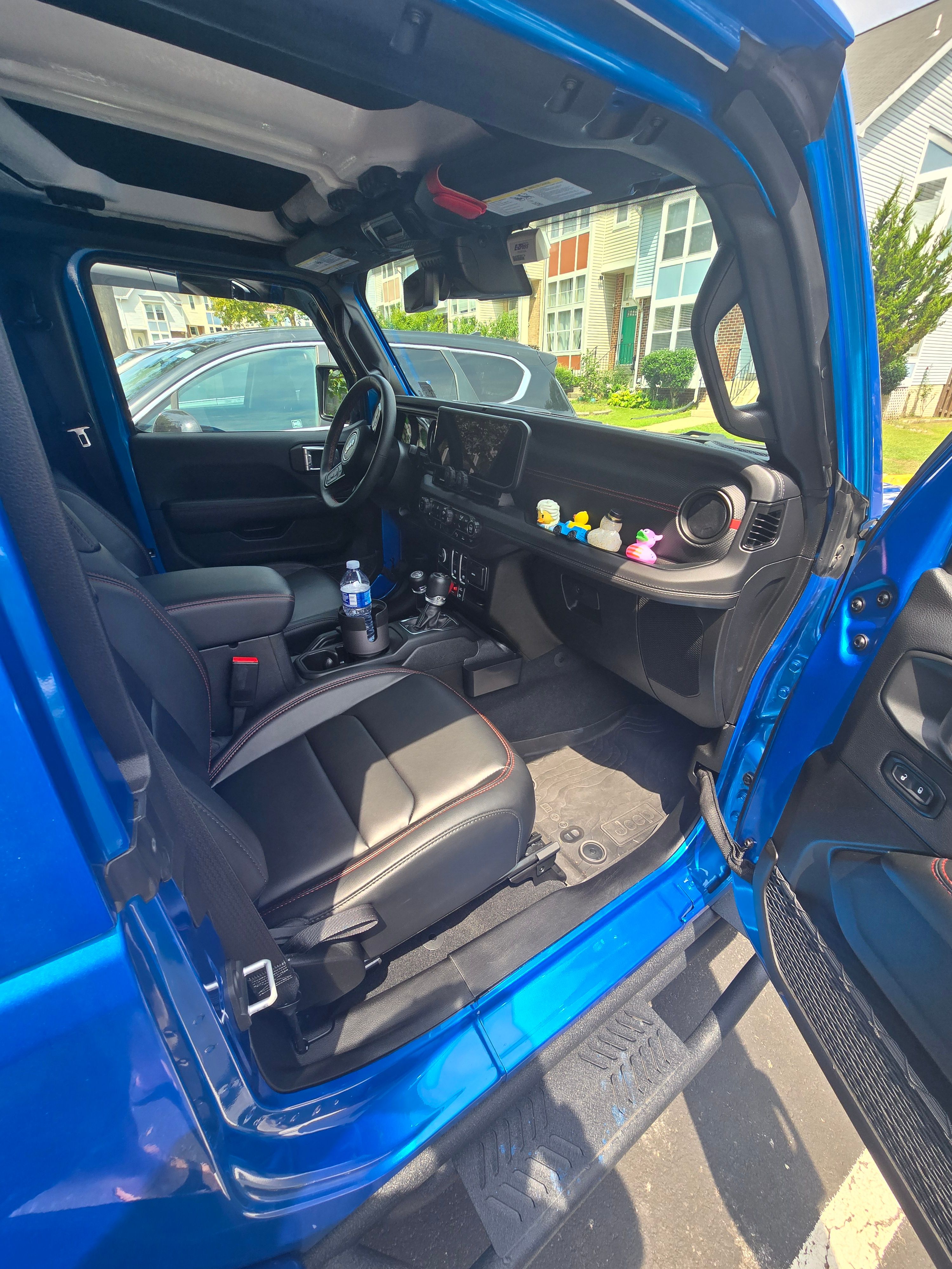 Used 2024 Jeep Wrangler Rubicon AWD/4WD image 9