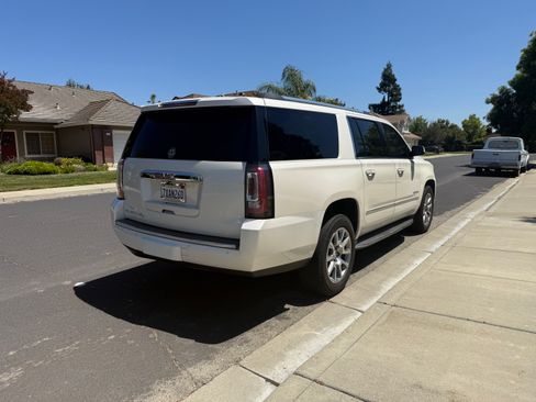 Used 2015 GMC Yukon XL Denali AWD/4WD image 8