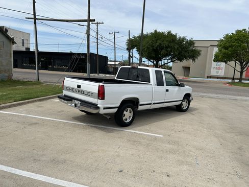 Used 1997 Chevrolet Silverado 1500 2WD Extended Cab w/ Preferred Equipment Group 2 image 4