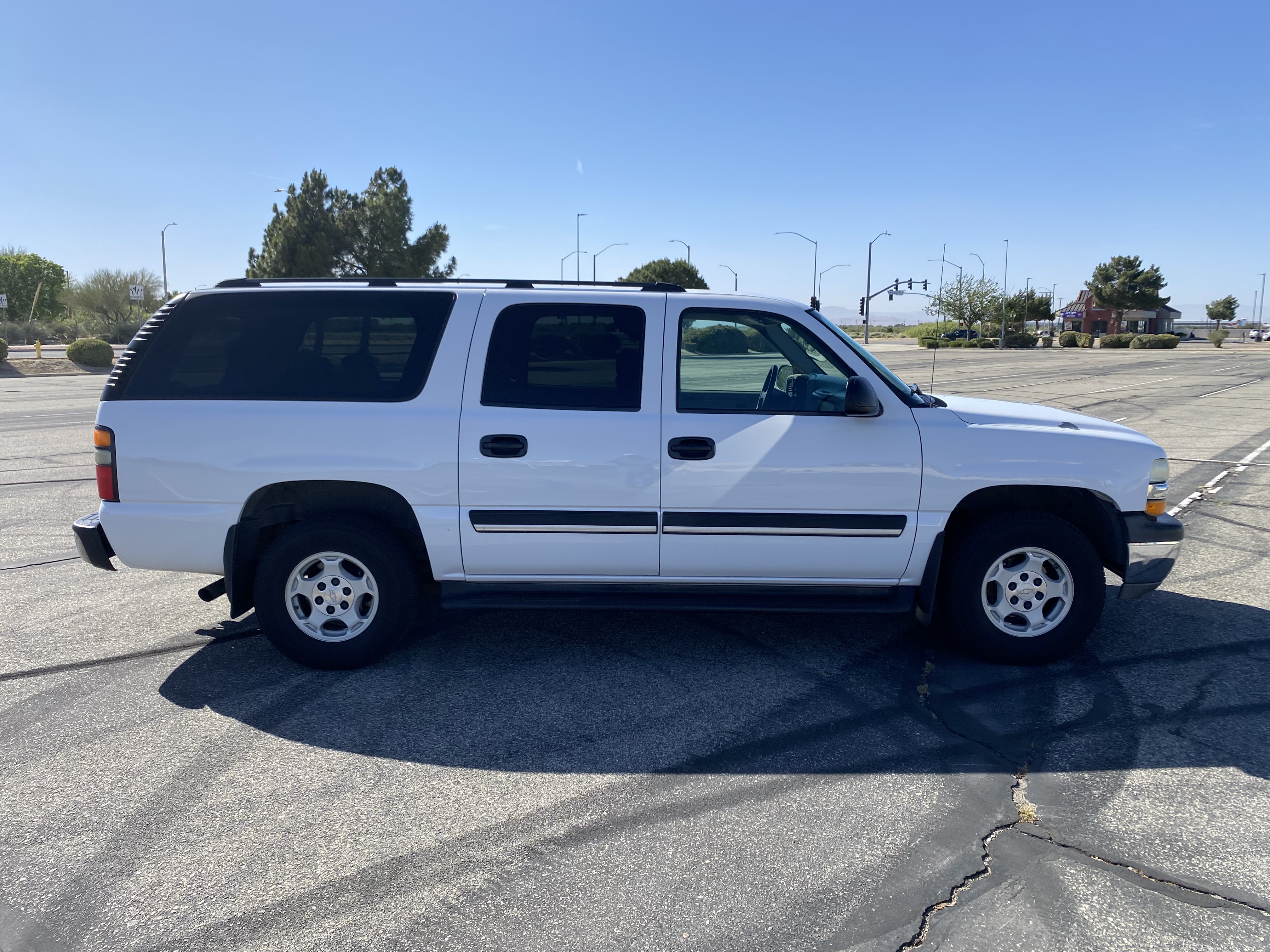 Used 2004 Chevrolet Suburban LS w/ Preferred Equipment Group RWD image 1