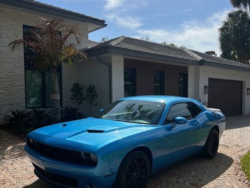 Used 2016 Dodge Challenger R/T w/ Blacktop Package image 4