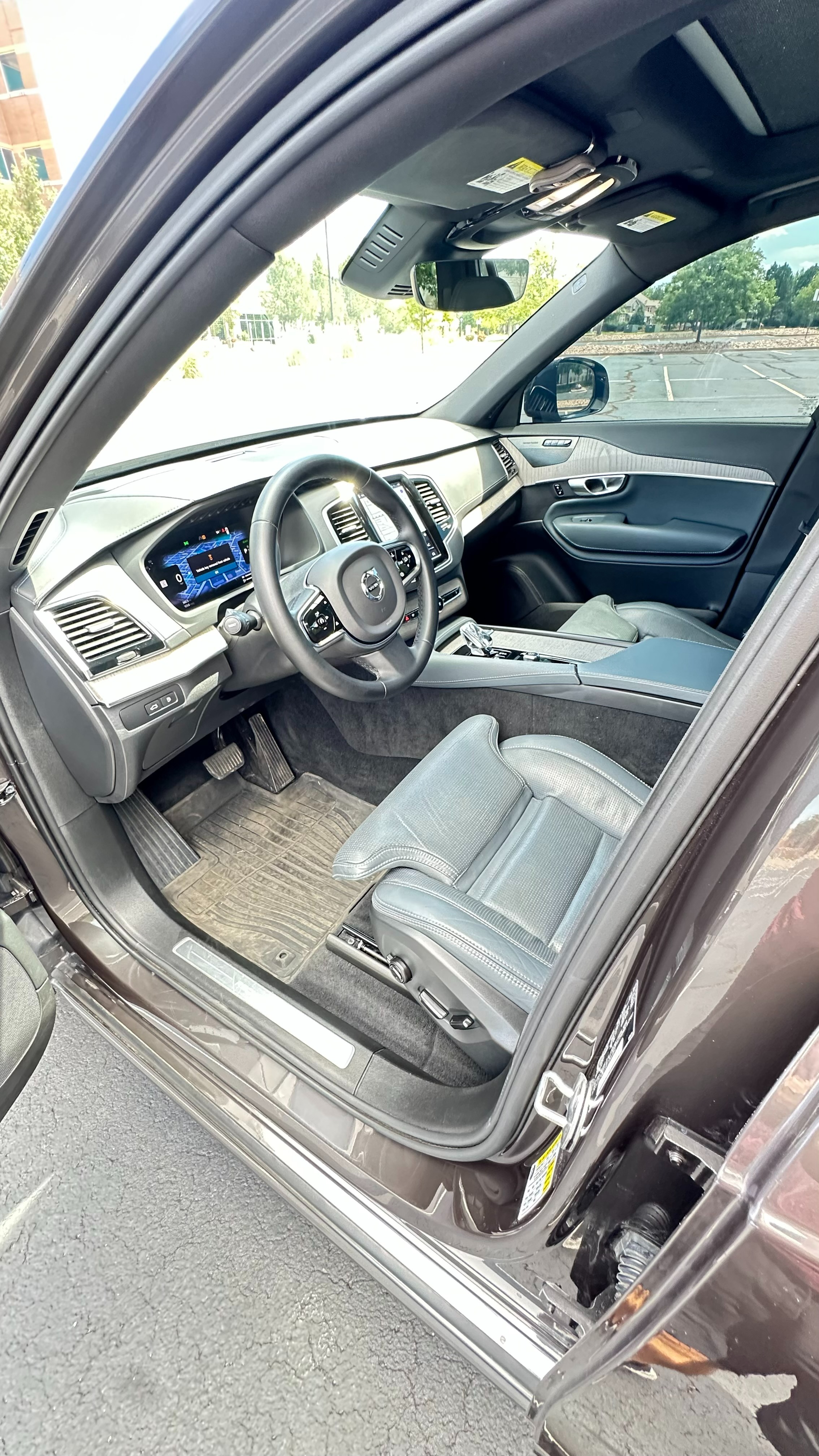 Used 2023 Volvo XC90 T8 Ultimate w/ Protection Package Premier AWD/4WD image 15