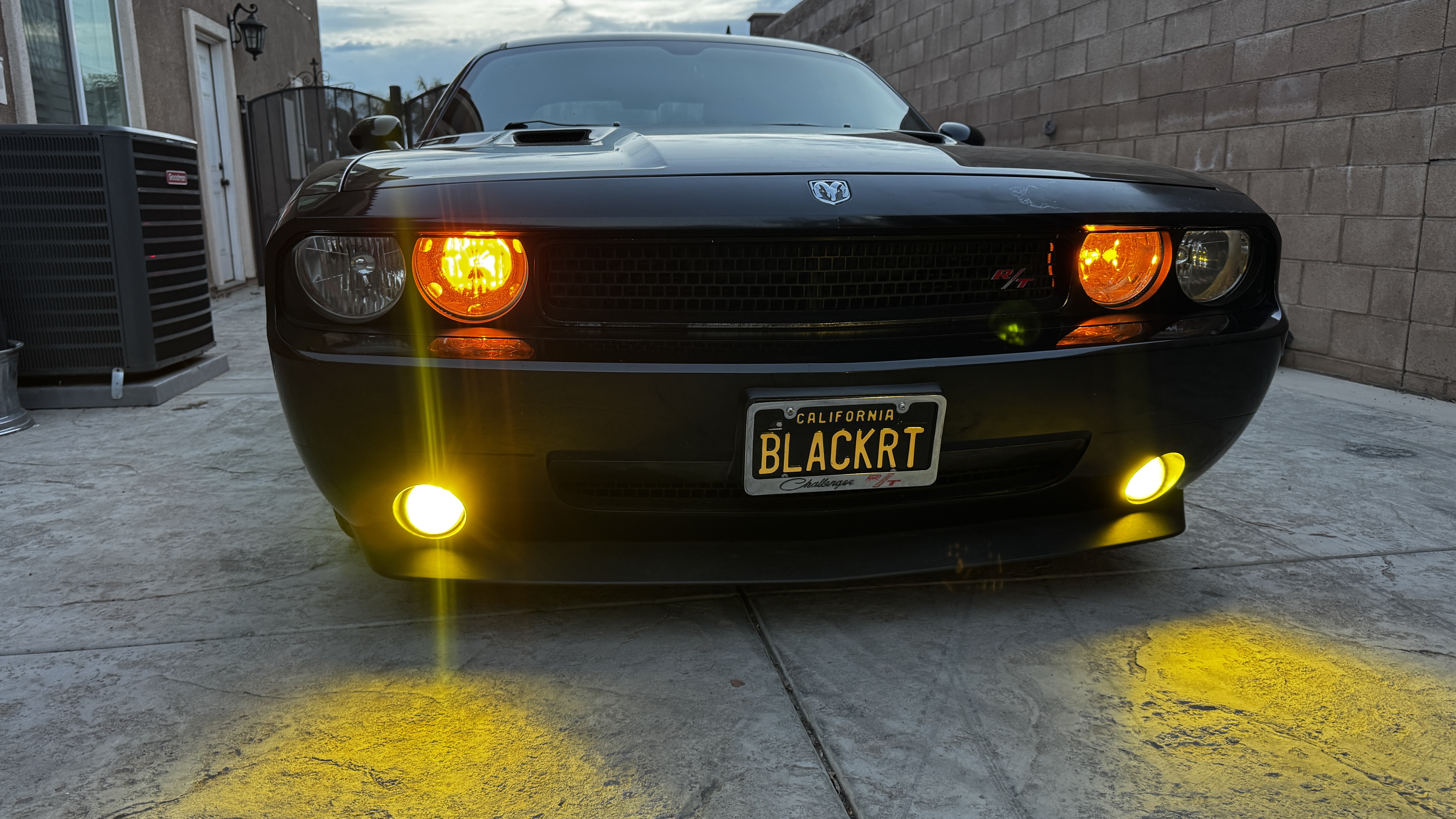 Used 2010 Dodge Challenger R/T RWD image 9