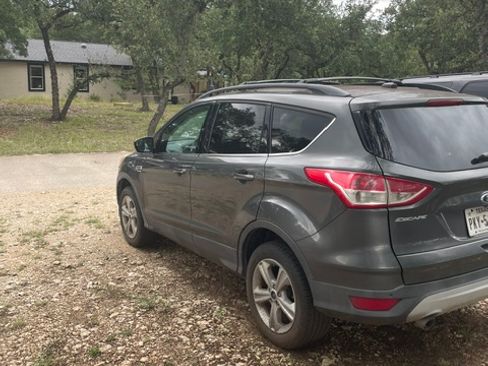 Used 2016 Ford Escape SE w/ Equipment Group 201A FWD image 4
