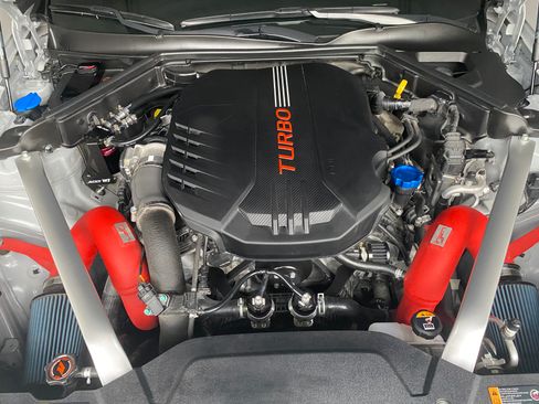 Used 2020 Kia Stinger GT2 image 2