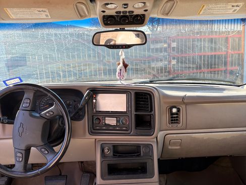 Used 2003 Chevrolet Suburban LT w/ LT Preferred Equipment Group image 12