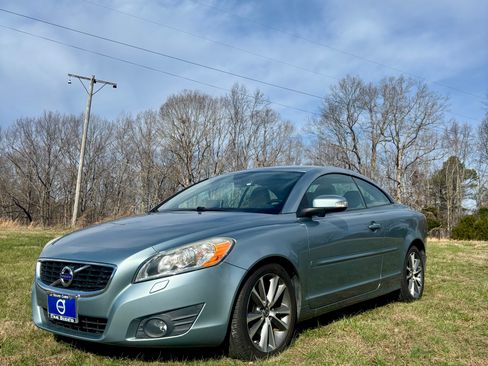 Used 2011 Volvo C70 T5 image 1
