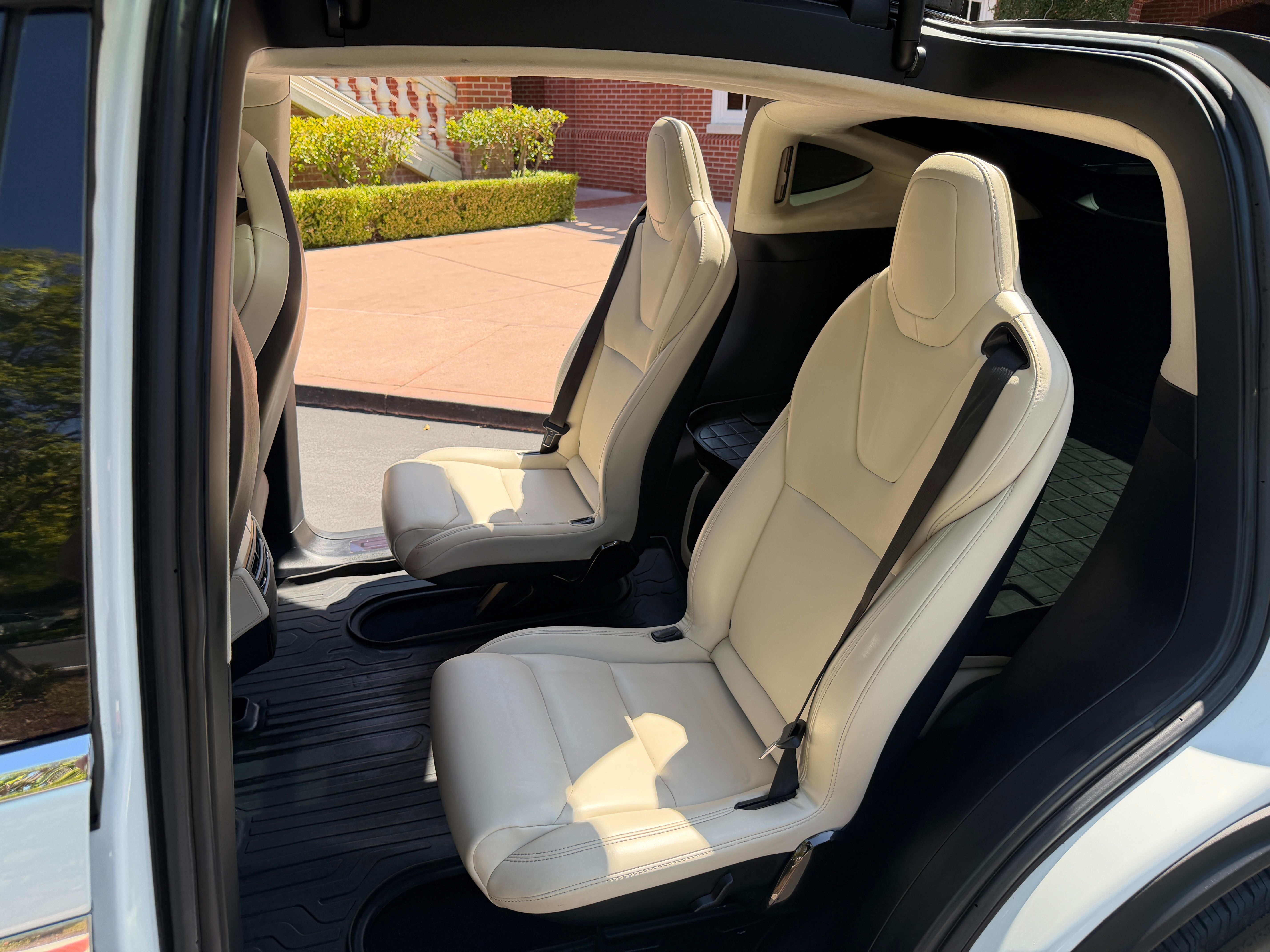 Used 2018 Tesla Model X 75D AWD/4WD image 11