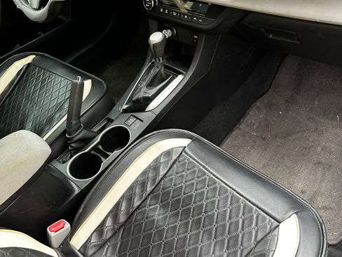 Used 2014 Toyota Corolla LE image 23