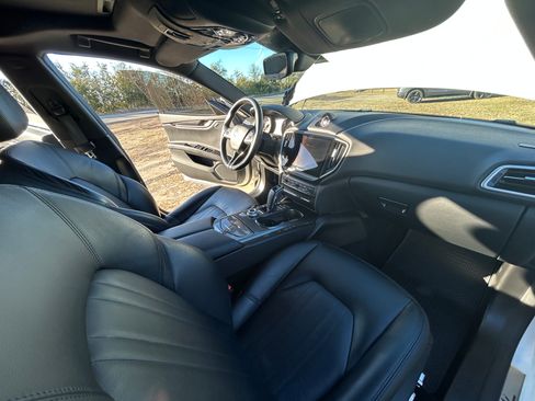 Used 2021 Maserati Ghibli image 17