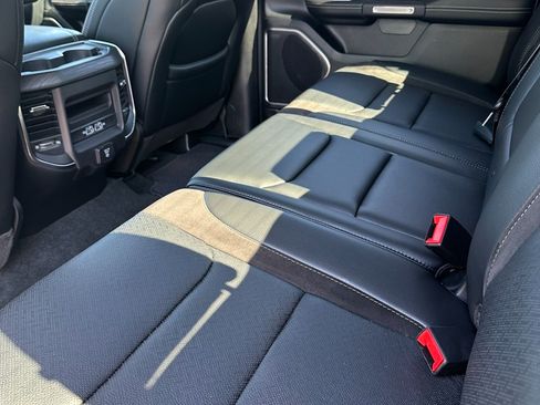 Used 2023 RAM 1500 Laramie image 12