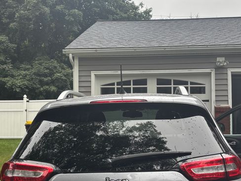 Used 2018 Jeep Cherokee Limited AWD/4WD image 4