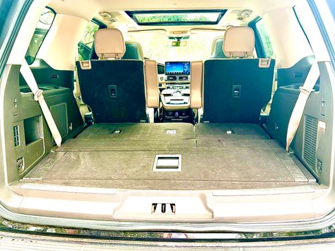 Used 2023 Lincoln Navigator Reserve AWD/4WD image 15
